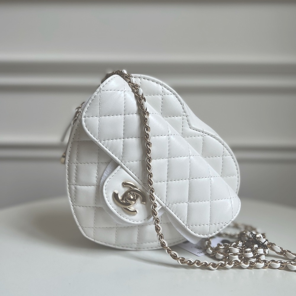 CHANEL CC IN LOVE